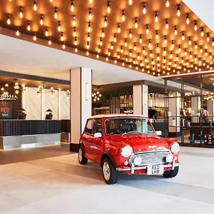 Radisson Red London Heathrow ウェスト・ドレイトン、ロンドン