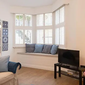 Stylish Close To The Sea Apartment
